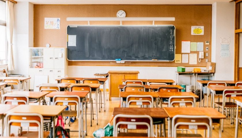 Cobas contro lo slittamento dell’apertura delle scuole