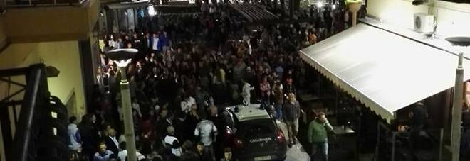 Maxi rissa in pieno centro a Battipaglia, tre feriti in ospedale ma nessuno denuncia