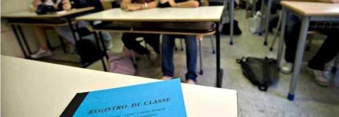 Dal Sud al Nord, la grande fuga dei docenti: un esercito di 7.360 prof con la valigia