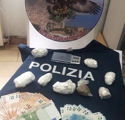 Detenevano in casa cocaina e marijuana, arrestata coppia di coniugi incensurata