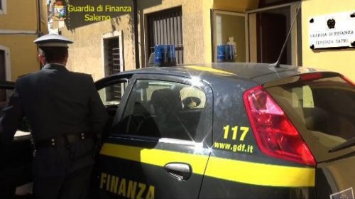 Santa Marina, sindaco arrestato con l’accusa di aver preso una mazzetta da 100mila euro