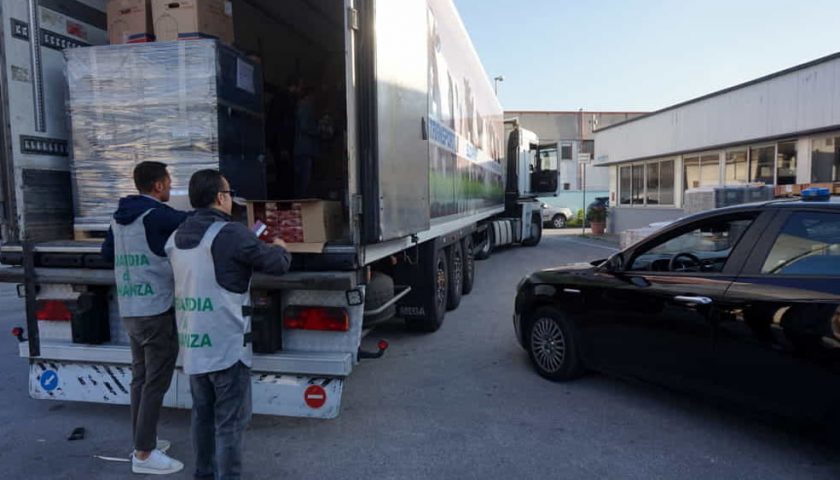 Traffico di bionde a Mercato San Severino, 4 contrabbandieri a giudizio