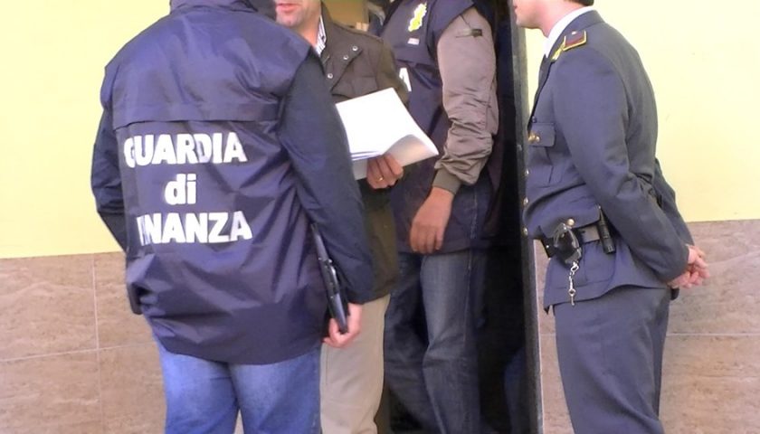 Droga da Nocera Inferiore a Palermo, scattano due arresti