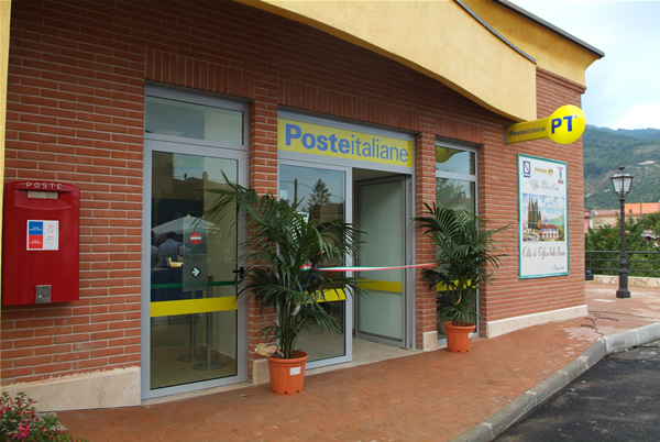 POSTE ITALIANE CONTRIBUISCE ALLO SVILUPPO ECONOMICO  E SOCIALE DEL PAESE E DEL SUD