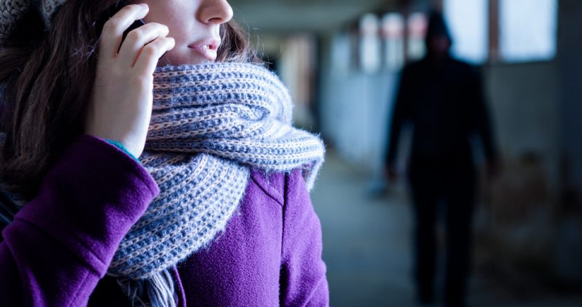 Minaccia e offende la ex anche davanti ai poliziotti, arrestato stalker seriale nella zona orientale di Salerno