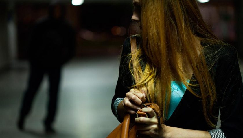 Salerno, imprenditore della Movida accusato di stalking nei confronti della ex: a rischio condanna