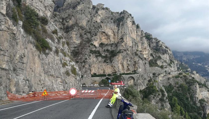 Costiera Amalfitana: statale 163 chiusa a Positano per caduta massi