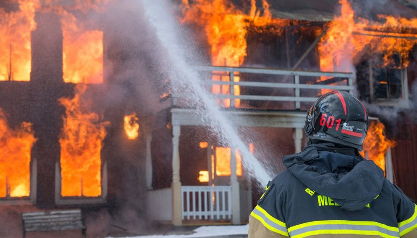 Choc a Sala Consilina, anziana muore tra le fiamme del camino