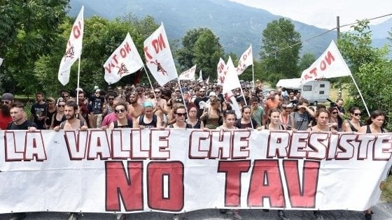 No Tav, scontri in Val di Susa. Denunciati 25 militanti del centro sociale Askatasuna
