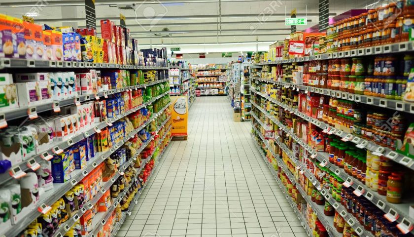 Minacce ai dipendenti del supermercato, a giudizio colonnello e collaboratori