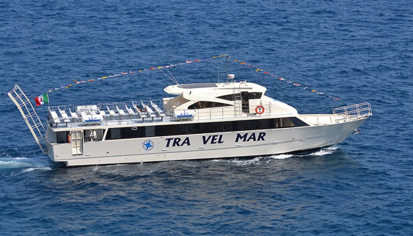 Costiera Amalfitana flagellata dal maltempo, al via i collegamenti via mare da Salerno