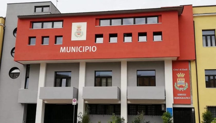 Eboli, aggressione in municipio davanti l’ufficio del sindaco