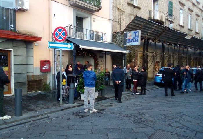 Agguato in bar a Portici, ucciso pregiudicato