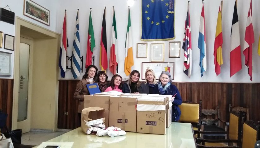 CAVA DE’ TIRRENI, CONSEGNA DONI AL COMUNE PER FAMIGLIE BISOGNOSE