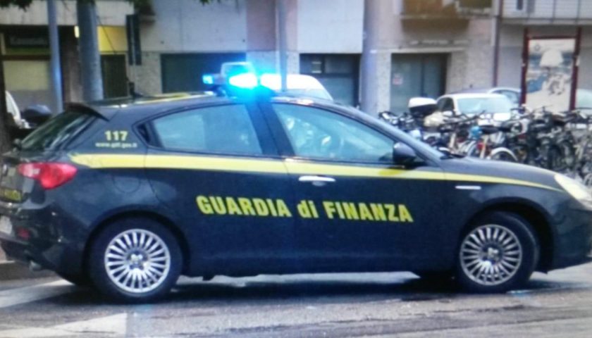 La corruzione sbarca a Capri, blitz della Guardia di Finanza: nei guai imprenditori e un dirigente della Città Metropolitana