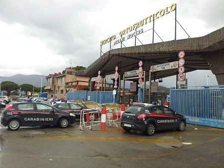 Incendio al mercato ortofrutticolo di Nocera/Pagani, indagano i carabinieri