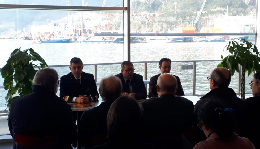 Brindisi alla Stazione Marittima… in attesa del dragaggio al porto di Salerno