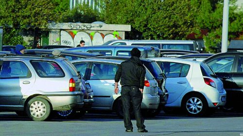 Salerno, piaga parcheggiatori abusivi. I sindacati: situazione non più tollerabile