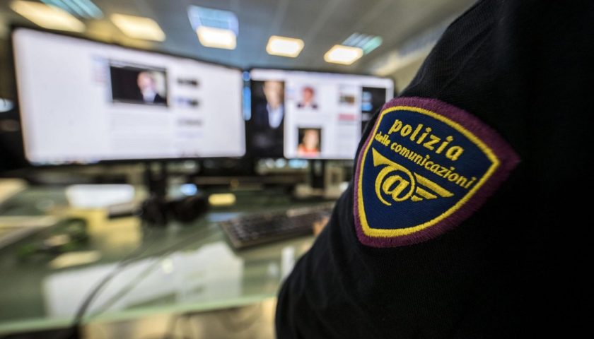 Truffe online anche a Natale, la Polizia Postale allerta gli utenti per i furti di account