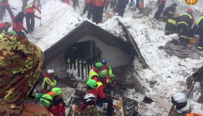 Tragedia di Rigopiano dove perse la vita anche il salernitano Feniello, ex capo della Mobile tenta di togliersi la vita