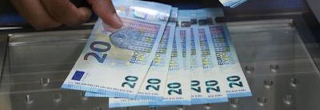 “Sono senza benzina”, e si fa dare soldi. Eboli, truffa davanti al supermercato