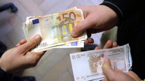 Battipaglia: non paga 3 euro, la banca ne chiede 48 e lo mette in mora