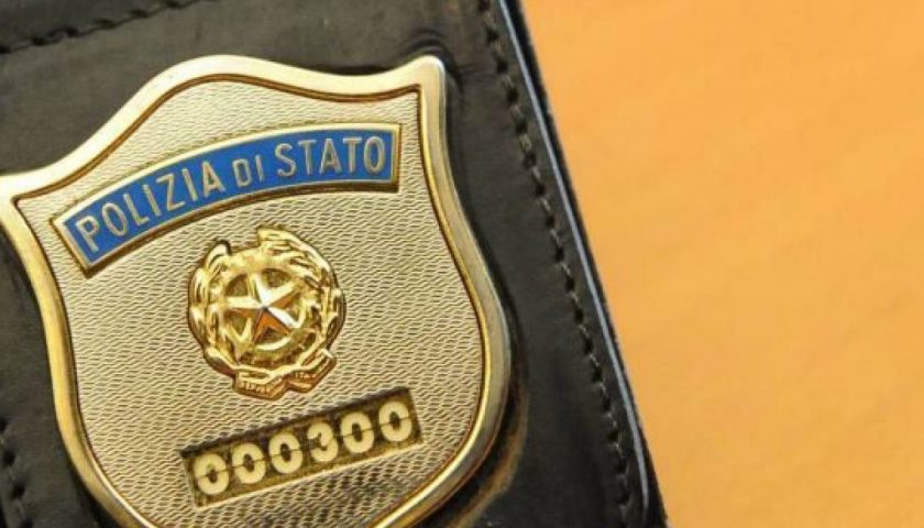 Tesserino della polizia in tasca, alla sbarra un anziano di Nocera Inferiore