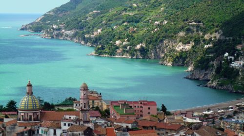 Costiera Amalfitana nelle mandi dei vandali, dopo Cetara danni anche a Vietri sul Mare
