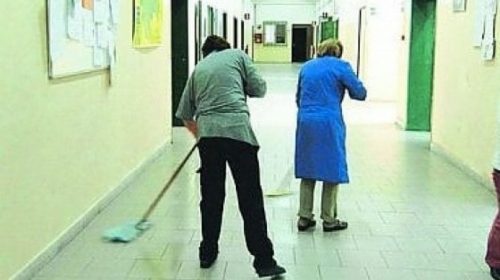 Angri, bidello senza titoli: deve risarcire 26mila euro