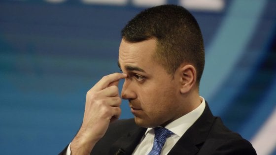 M5s, Di Maio annuncia ai ministri le sue dimissioni. Conte: “Rispetterò la sua scelta”