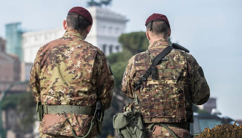 Accontentato De Luca, arriva l’Esercito in Campania