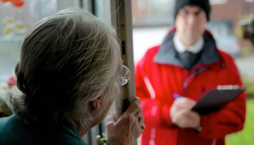 Ancora truffe ad anziani, ad Angri donna raggirata da un finto corriere