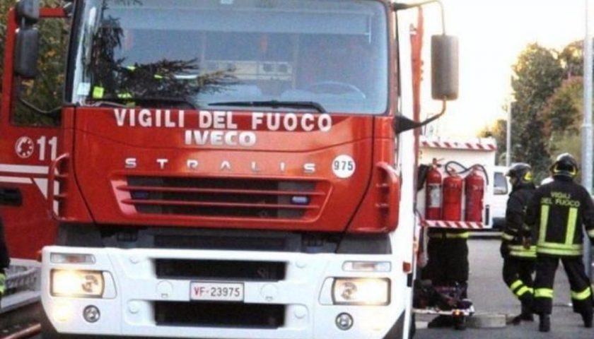 Paura a Lustra Cilento per un incendio in una abitazione