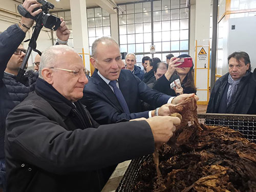 Il Governatore De Luca visita Manifatture Sigaro Toscano a Cava de’ Tirreni