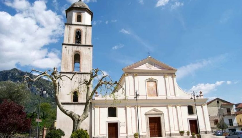 Crollo durante la Santa Messa, il sindaco di Giffoni chiude la Chiesa della Santissima Annunziata