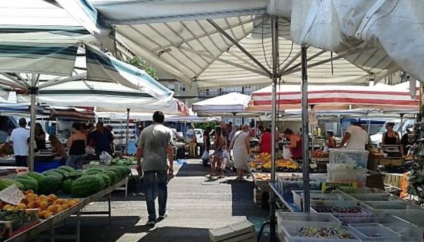 Nuovo mercatino di via Piave a Salerno, lavori al via da domani con il sindaco e il governatore