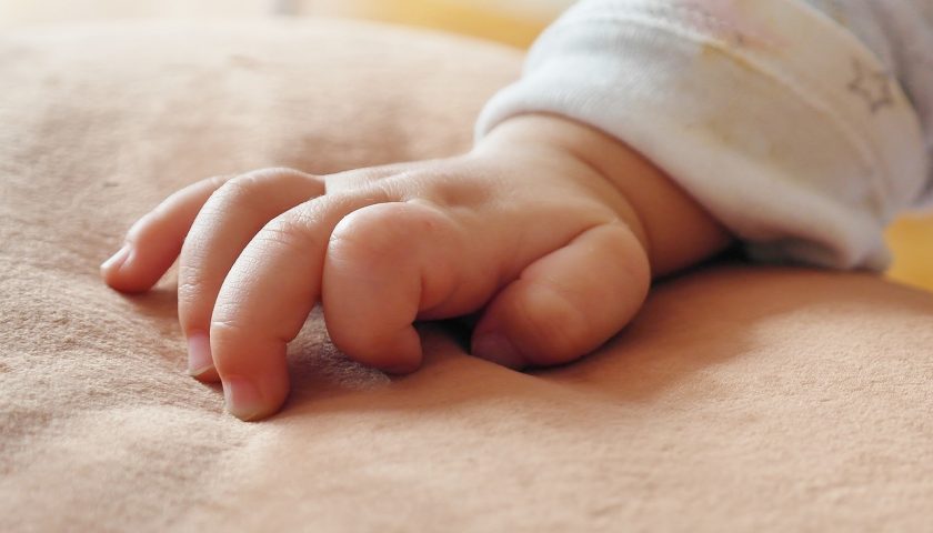 Non sapeva di essere incinta, giovane di Tramonti partorisce al Ruggi
