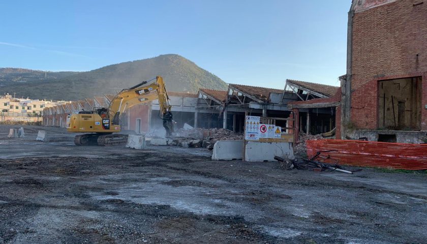 Porta di Mare, in azione le ruspe nella ex Marzotto: tre torri residenziali, un centro commerciale e un ristorante nel verde