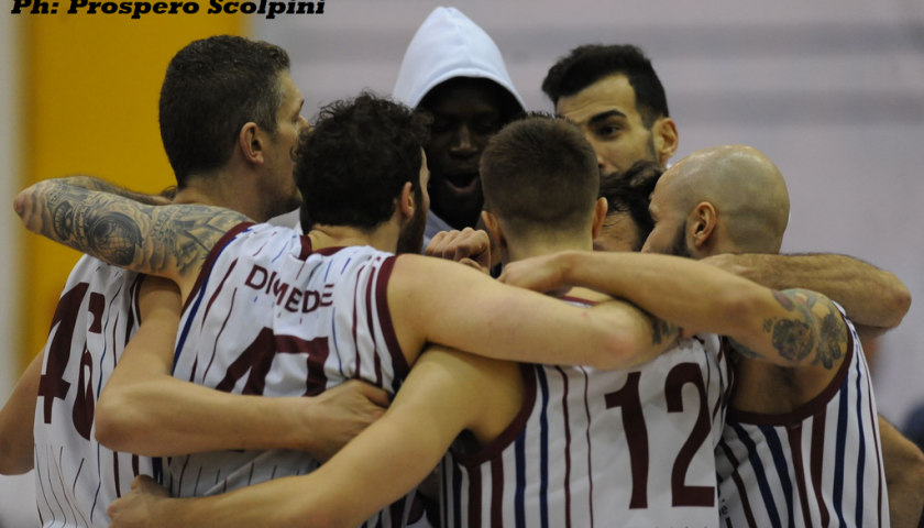 Che spettacolo al Pala Puca: la Virtus Arechi vince il derby