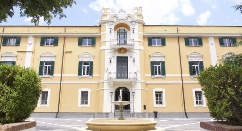 Il monumento del senatore Luigi Angrisani è contraffatto, maxi risarcimento a un artigiano di San Gregorio Armeno