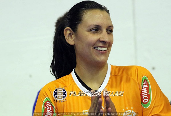 Final4 di Coppa Italia per la Jomi Salerno, la carica di Nadia Bordon e del capitano Pina Napoletano
