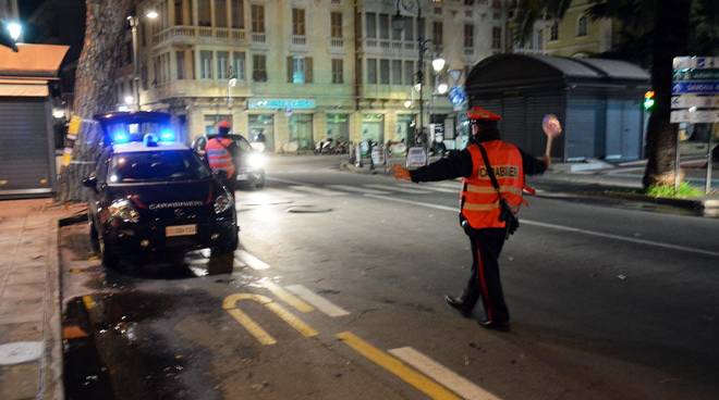 Non si ferma all’alt dei carabinieri, figlio di un dirigente calcistico inseguito e acciuffato a Eboli