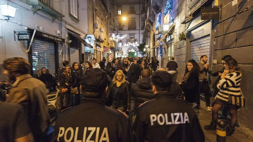 Musica a palla e alcol, blitz nella movida di Cava e Salerno: raffica di multe ai gestori dei locali