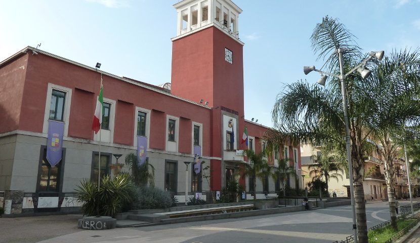 Esplode bomba carta nei pressi del Comune di Battipaglia, si indaga