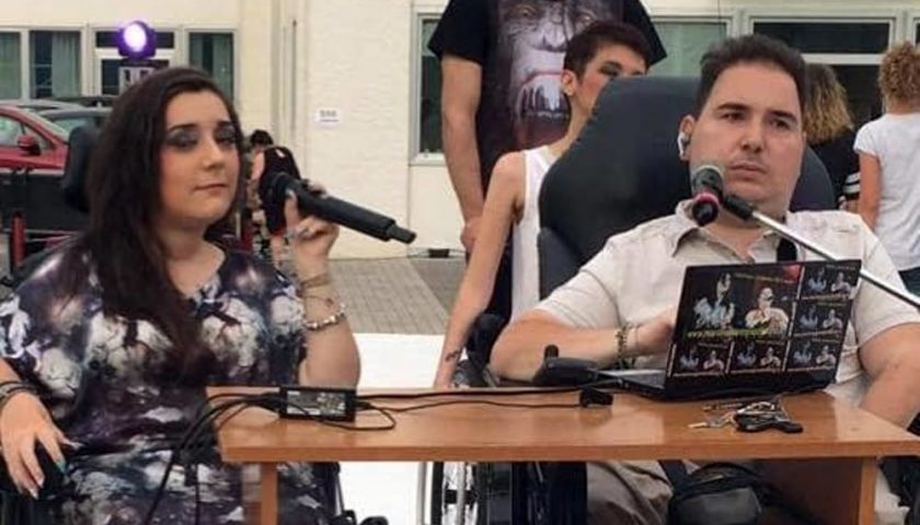 Ladri rubano impianto audio a due cantanti disabili di Angri