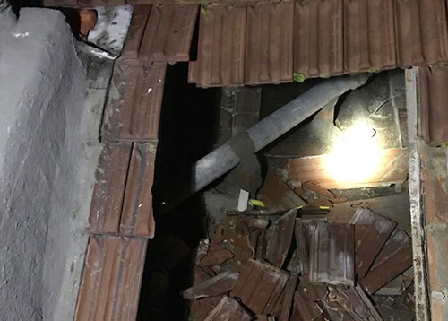 Cava de’ Tirreni, crolla il solaio di un edificio nei pressi del liceo Genoino