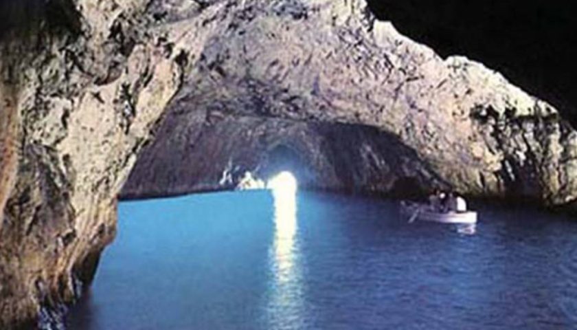 Gli ascensori non funzionano, la Grotta dello Smeraldo off limits per i turisti