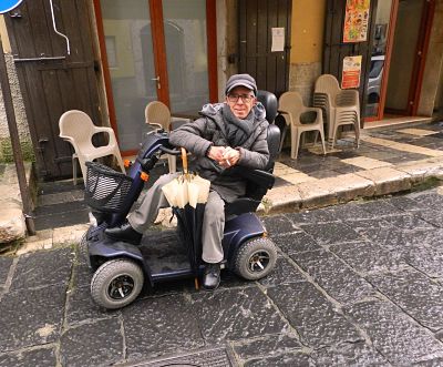 Offese al disabile di Campagna che attacca i manifesta della Lega, i militanti: “Solo becera ignoranza”