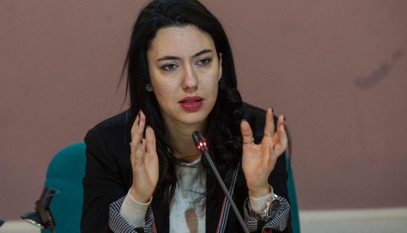 Azzolina: “Bene la riapertura delle elementari in Campania, ora tocca alle superiori”