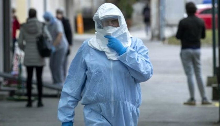 Coronavirus, consulente finanziario salernitano spedito a casa da Londra per aver ospitato le due figlie